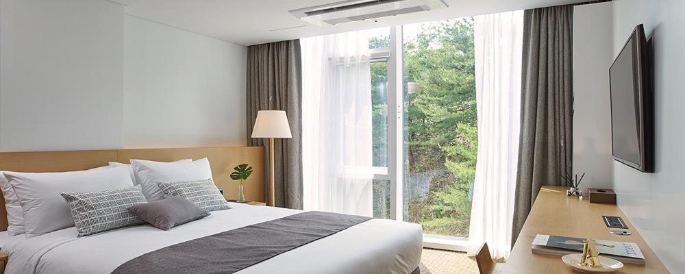 นักซาน บีช โฮเต็ล Hotel ยางยาง ภายนอก รูปภาพ